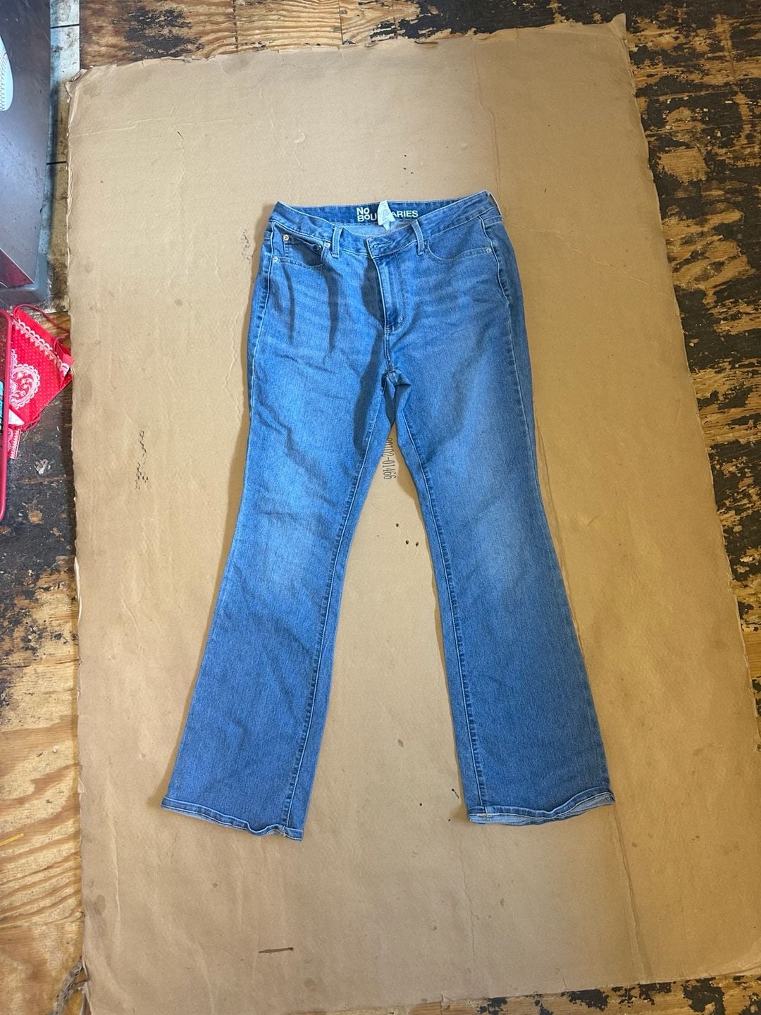 No Boundaries Junior's Mid Rise Bootcut Jeans Size 12